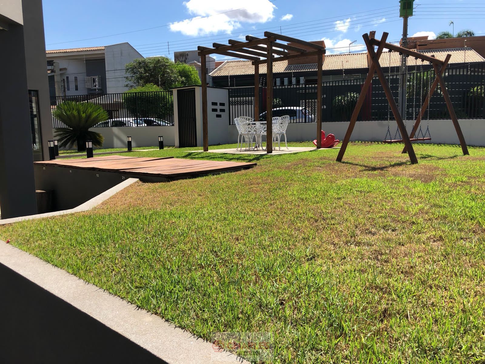 COND. RES. DONA NENÊ ROCHA MOGI-GUACU