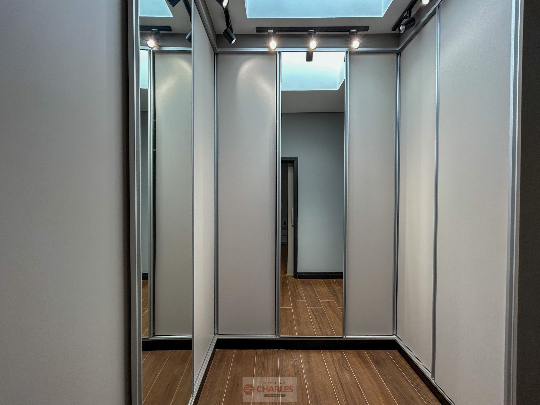 COND. MORRO VERMELHO II MOGI-MIRIM